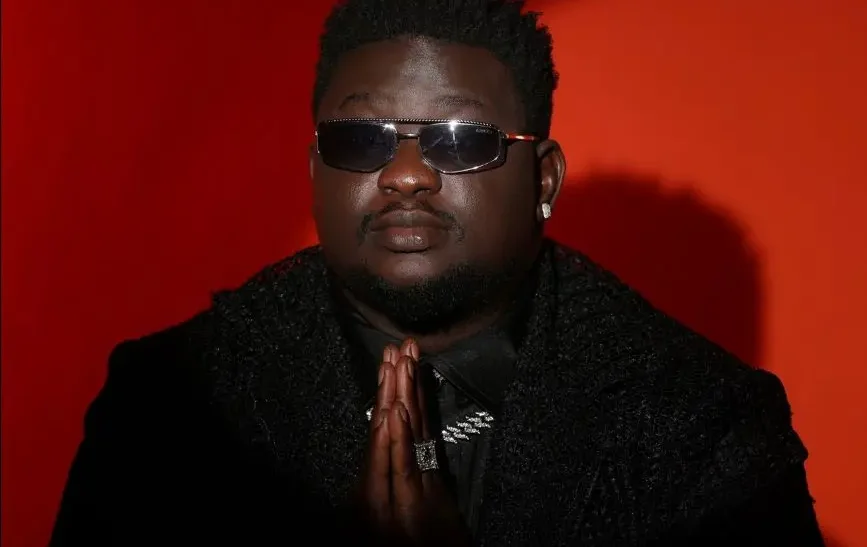‘Song wey no be your own’ — Wande Coal drags Davido over unreleased verse