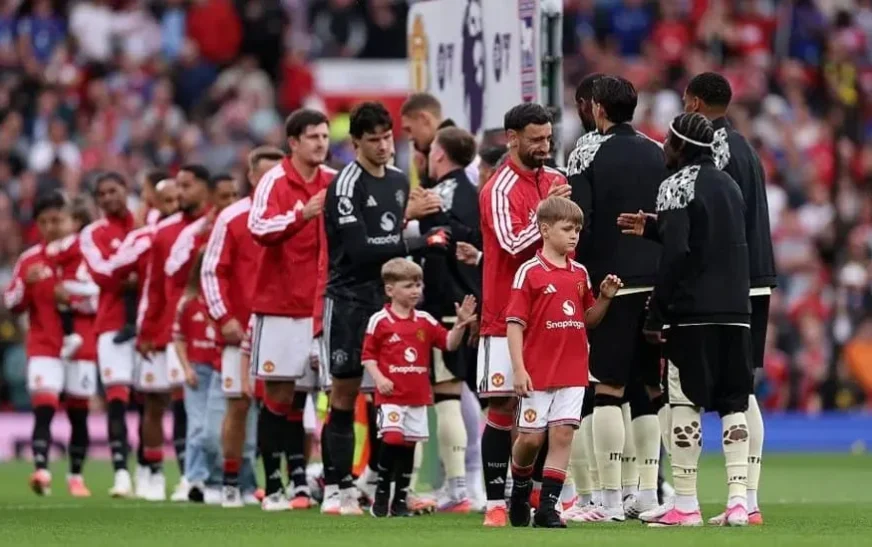 EPL: Sons of fallen police officer lead Man United team as mascots